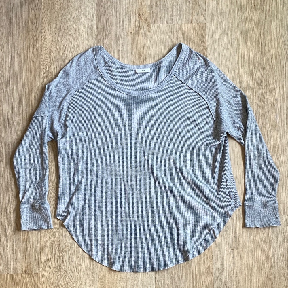 TNA Aritzia Ribbed Long Sleeve Top Grey | Waffle Knit Scoop Neck Casual Basic